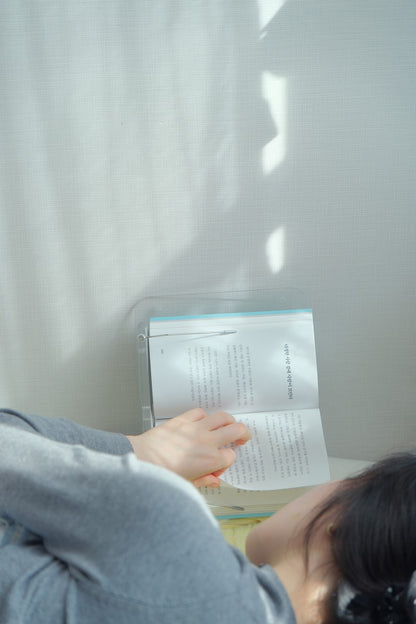 Magnetic Book Stand